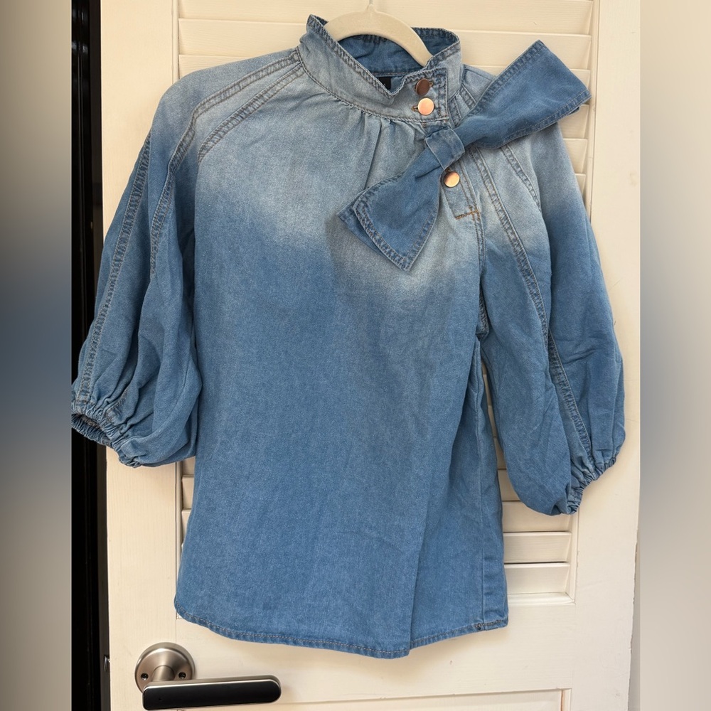Denim Puff Sleeve Top w Bow